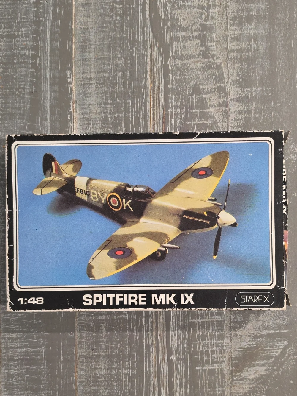 Starfix 1:48 Scale Supermarine Spitfire Mk IX, Vintage Model Kit, WWII Fighter